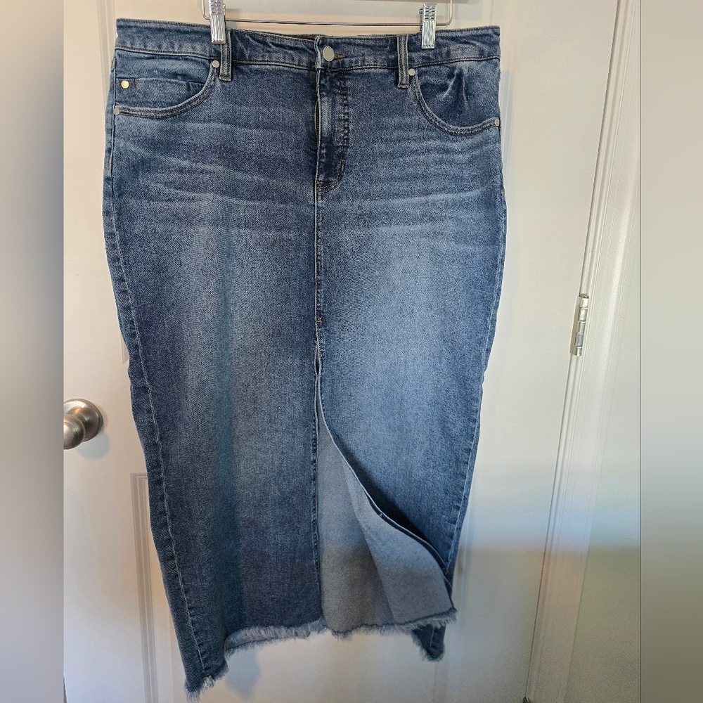 EUC Liverpool Frayed Hem Denim Skirt Sz 16
